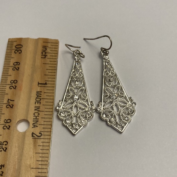 Silver Tone Metal Openwork Flower Floral Earrings - Picture 2 of 14
